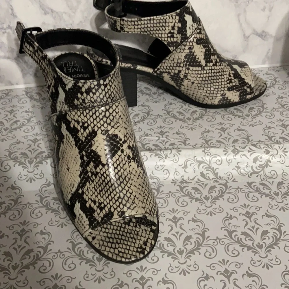 Time and tru chunky heels shoes , size 8.5W - Picture 2 of 6